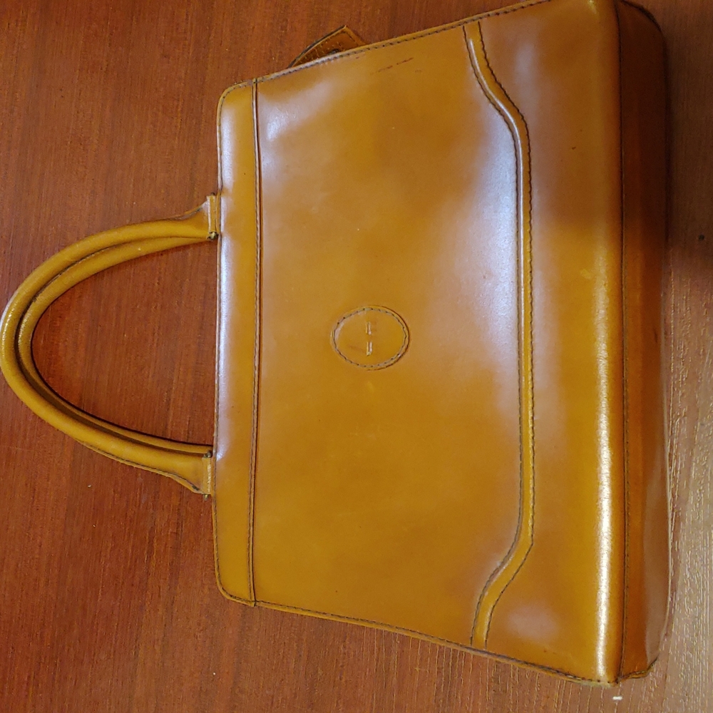 Vintage leather purse